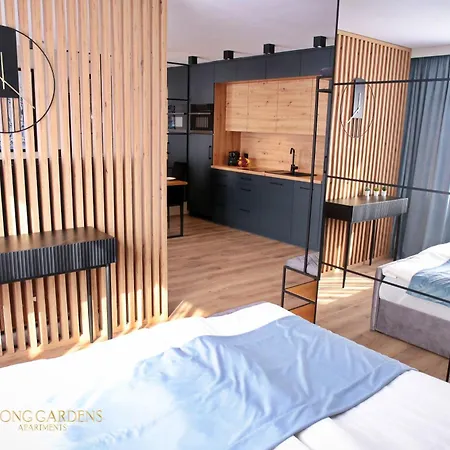 Long Gardens Premium Old Town Apartment *