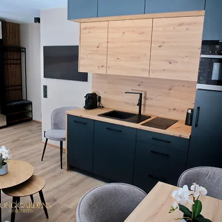 Long Gardens Premium Old Town *