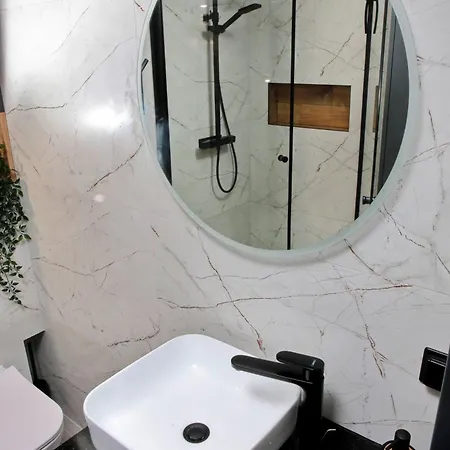 Long Gardens Premium Old Town