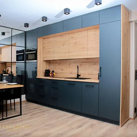 Long Gardens Premium Old Town *