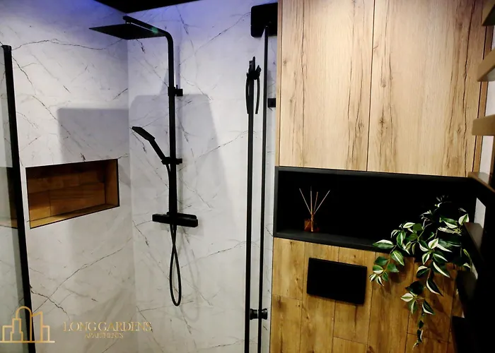 Long Gardens Premium Old Town Apartment *