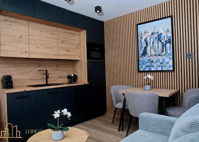 Long Gardens Premium Old Town